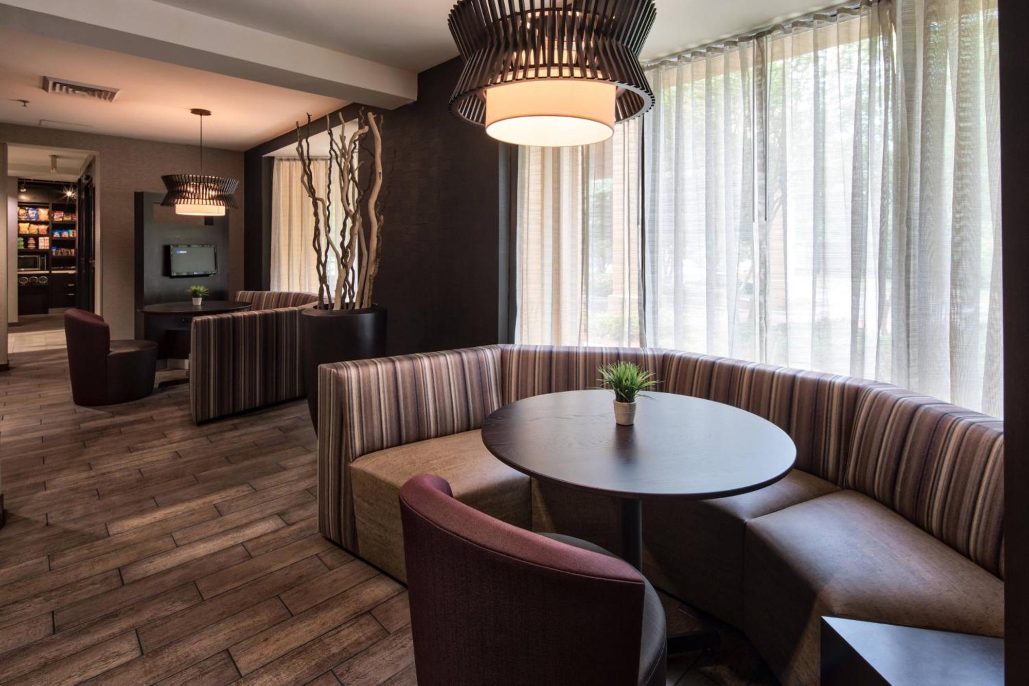 Отель Courtyard By Marriott Рок-Хилл Экстерьер фото